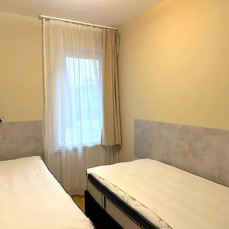 Prime - Modern 3 Bedroom Family With Parking Included & Garden Access Apartamento Budapeste
