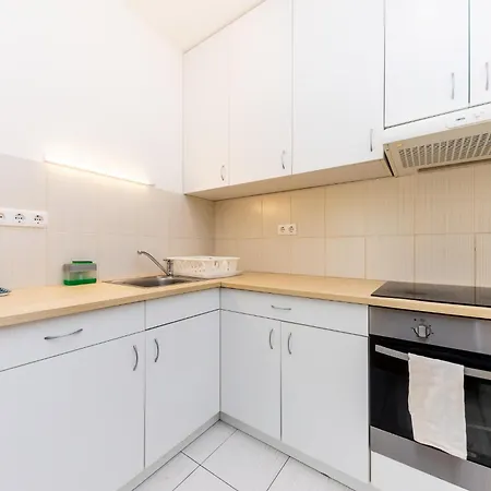 Apartmán Prime - Modern 3 Bedroom Family With Parking Included & Garden Access *