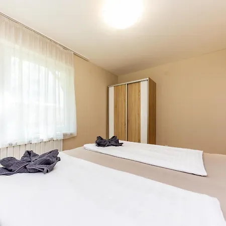 Prime - Modern 3 Bedroom Family With Parking Included & Garden Access Budapešť
