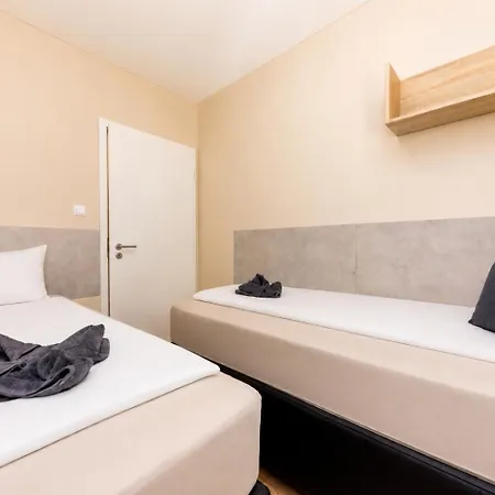 Prime - Modern 3 Bedroom Family With Parking Included & Garden Access Budapešť
